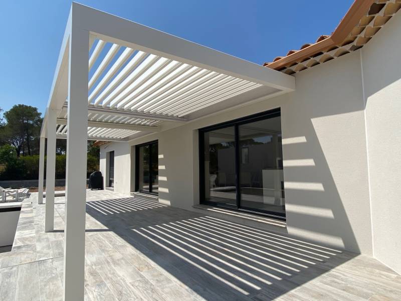 Tarif fourniture et pose de pergola bioclimatique à Saint Raphaël Var 83